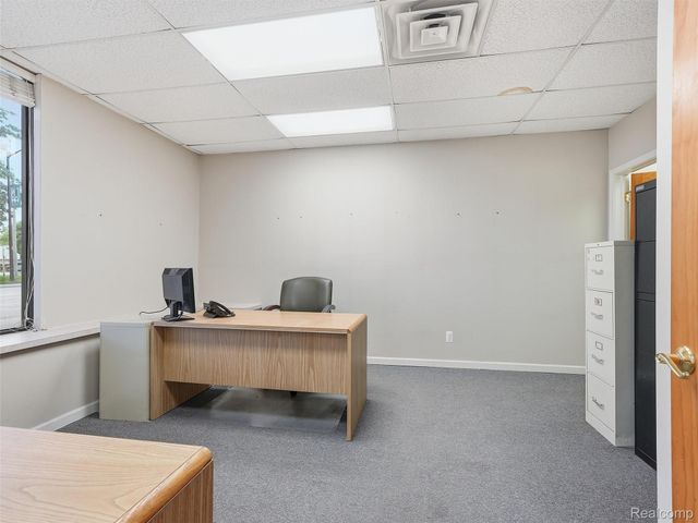 832 W 11 Mile Road, Madison Heights, MI 48071
