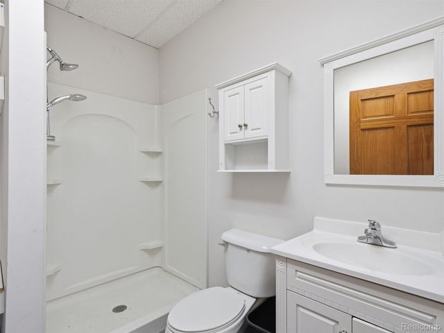 832 W 11 Mile Road, Madison Heights, MI 48071