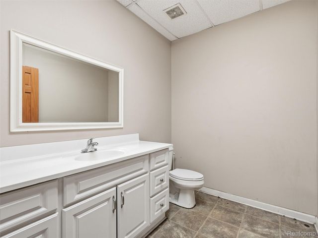 832 W 11 Mile Road, Madison Heights, MI 48071