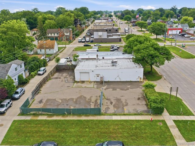 832 W 11 Mile Road, Madison Heights, MI 48071
