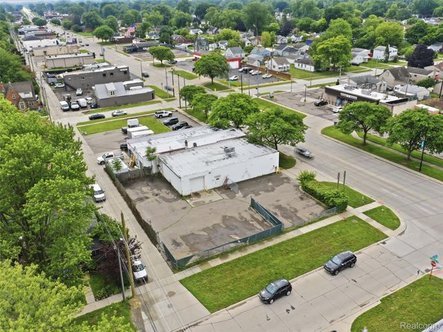 832 W 11 Mile Road, Madison Heights, MI 48071