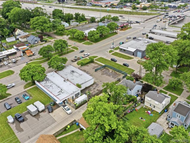 832 W 11 Mile Road, Madison Heights, MI 48071