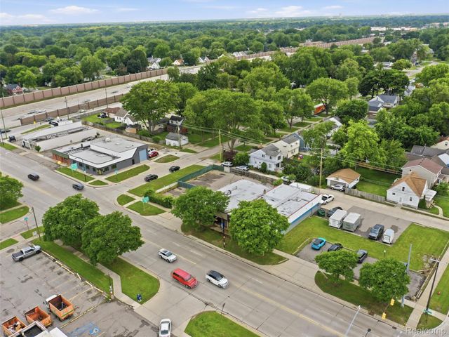 832 W 11 Mile Road, Madison Heights, MI 48071