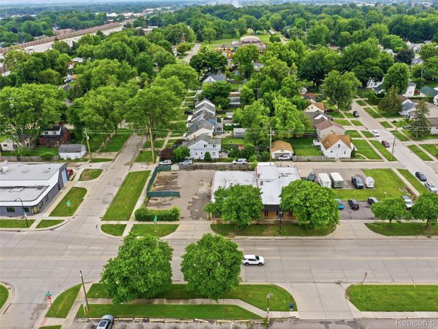 832 W 11 Mile Road, Madison Heights, MI 48071
