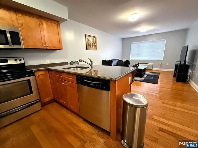 411 E Brinkerhoff Avenue 410, Palisades Park, NJ 07650