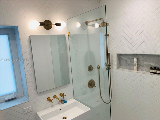 4218 Braganza Ave 4218, Miami, FL 33133