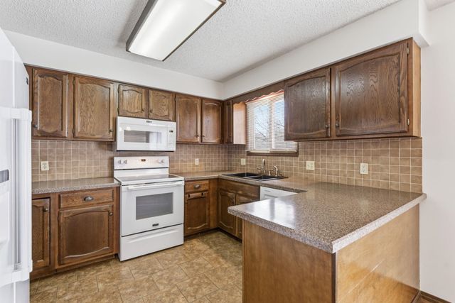 2203 Hazlett St, El Dorado, KS 67042