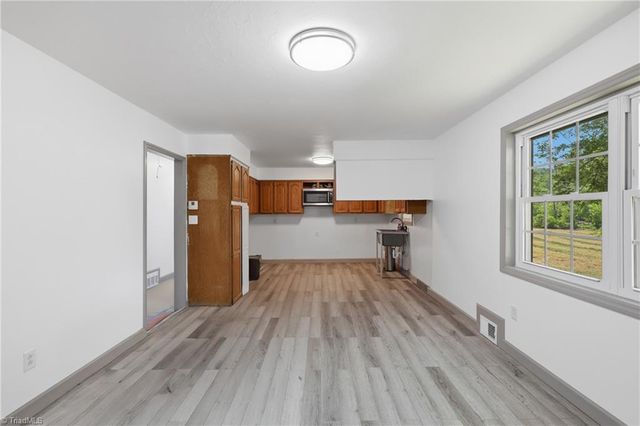 954-1 Parsonsville Road, Purlear, NC 28665
