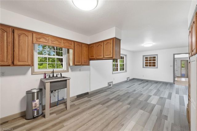 954-1 Parsonsville Road, Purlear, NC 28665