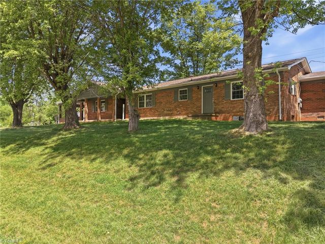954-1 Parsonsville Road, Purlear, NC 28665