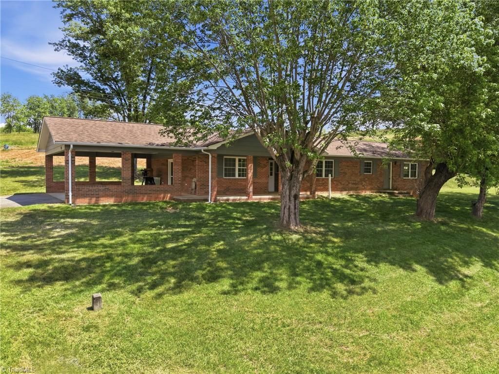954-1 Parsonsville Road, Purlear, NC 28665