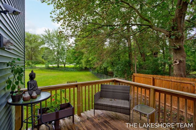 734 E 8th Street, Holland, MI 49423