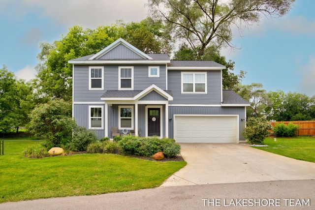 734 E 8th Street, Holland, MI 49423