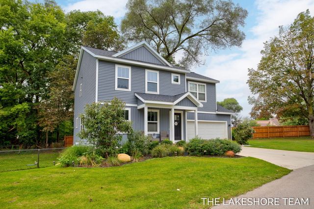 734 E 8th Street, Holland, MI 49423