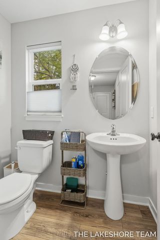 734 E 8th Street, Holland, MI 49423