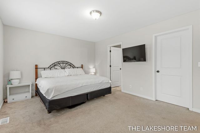 734 E 8th Street, Holland, MI 49423