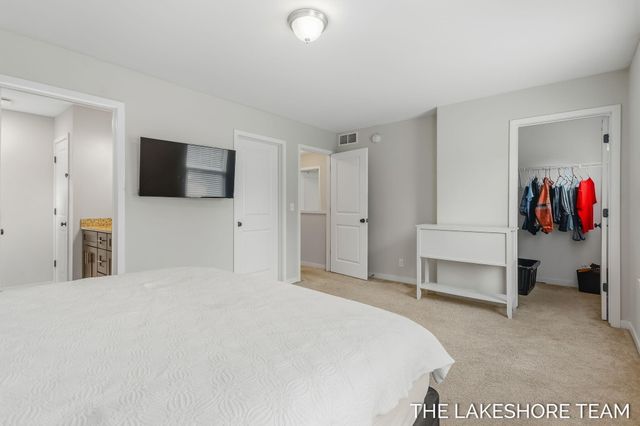 734 E 8th Street, Holland, MI 49423