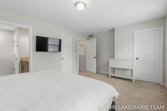 734 E 8th Street, Holland, MI 49423