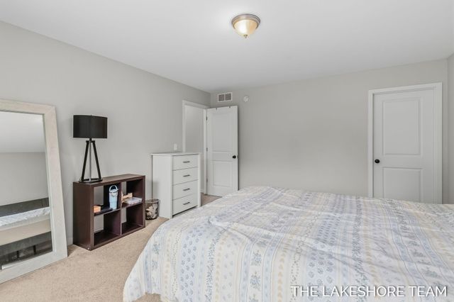 734 E 8th Street, Holland, MI 49423
