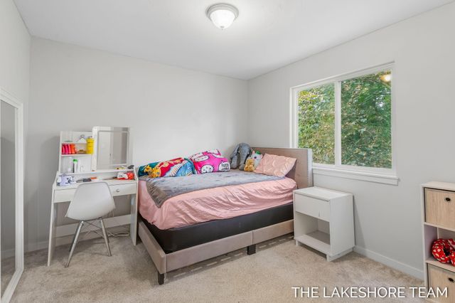 734 E 8th Street, Holland, MI 49423