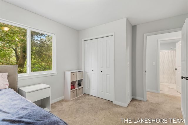734 E 8th Street, Holland, MI 49423