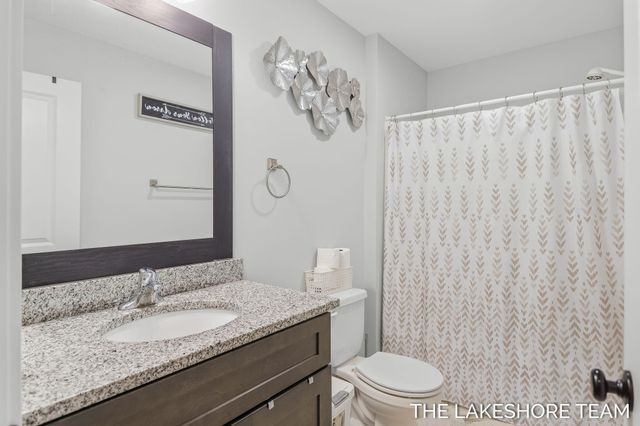 734 E 8th Street, Holland, MI 49423