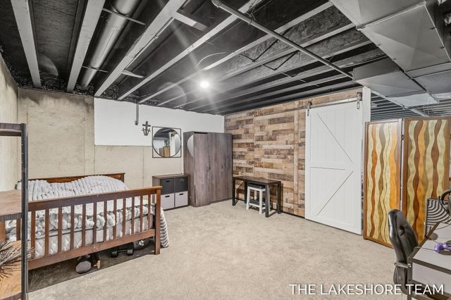 734 E 8th Street, Holland, MI 49423