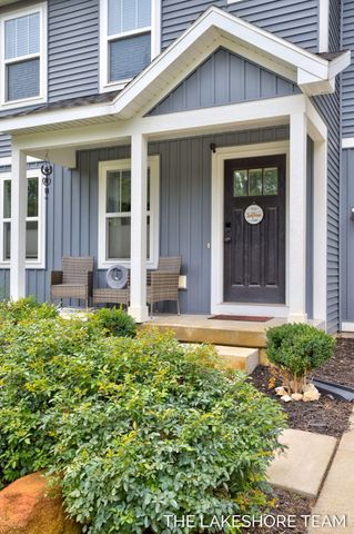 734 E 8th Street, Holland, MI 49423