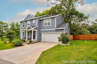 734 E 8th Street, Holland, MI 49423