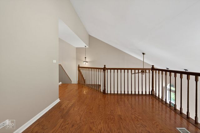 1008 Rockport Drive 1008, Carol Stream, IL 60188