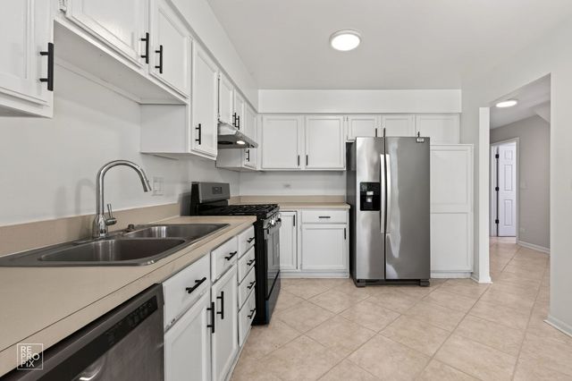 1008 Rockport Drive 1008, Carol Stream, IL 60188