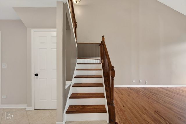 1008 Rockport Drive 1008, Carol Stream, IL 60188