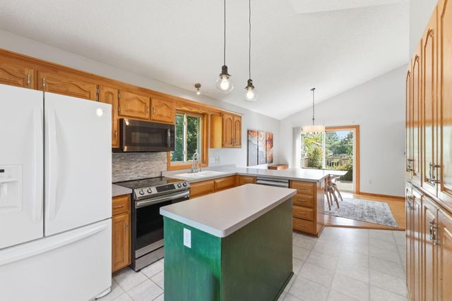 6181 152nd Street N, Hugo, MN 55038