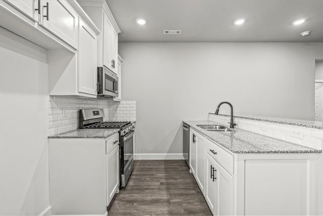 1050 Sunshine Court, Centerton, AR 72719