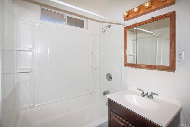 976 Olive Avenue, Vista, CA 92083