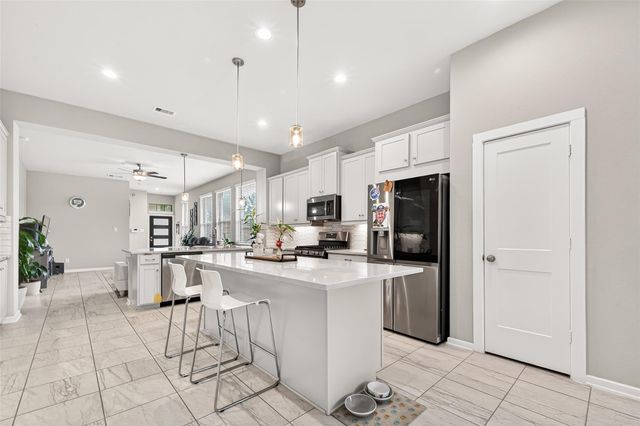 305 Rise Lane, Montgomery, TX 77316