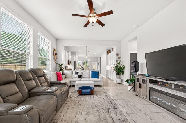 305 Rise Lane, Montgomery, TX 77316