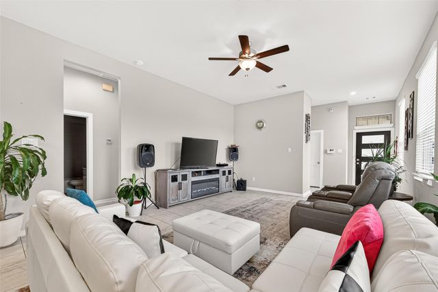 305 Rise Lane, Montgomery, TX 77316