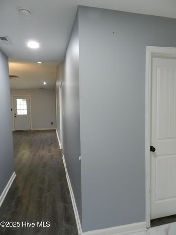 305 Roosevelt Road, Jacksonville, NC 28540
