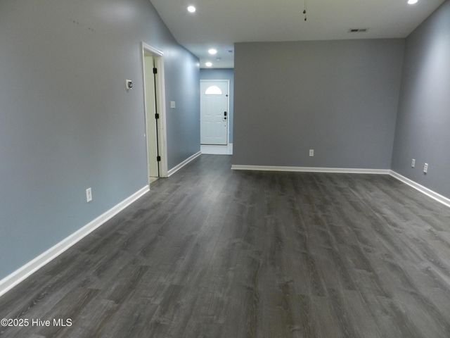 305 Roosevelt Road, Jacksonville, NC 28540