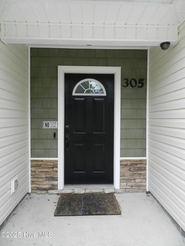 305 Roosevelt Road, Jacksonville, NC 28540