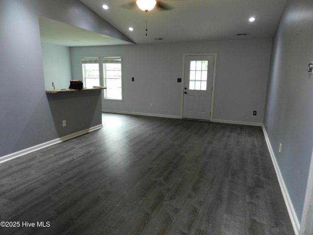 305 Roosevelt Road, Jacksonville, NC 28540