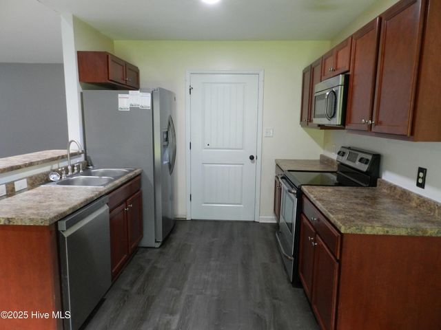 305 Roosevelt Road, Jacksonville, NC 28540