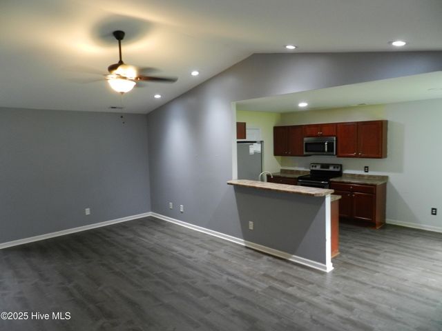 305 Roosevelt Road, Jacksonville, NC 28540