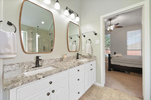 8 Losana Court, Mansfield, TX 76063