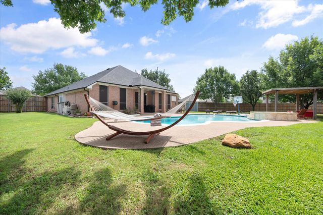8 Losana Court, Mansfield, TX 76063