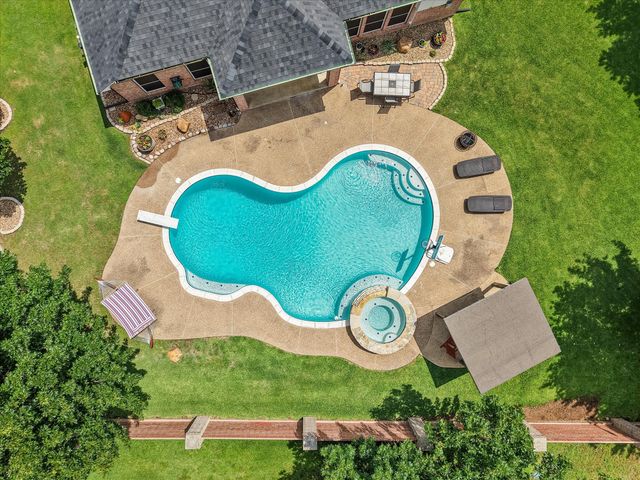 8 Losana Court, Mansfield, TX 76063