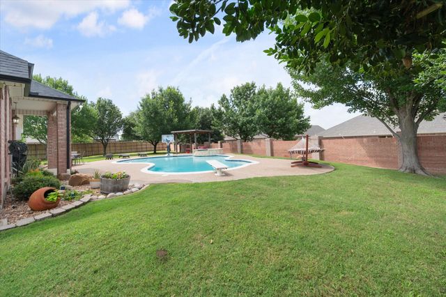 8 Losana Court, Mansfield, TX 76063