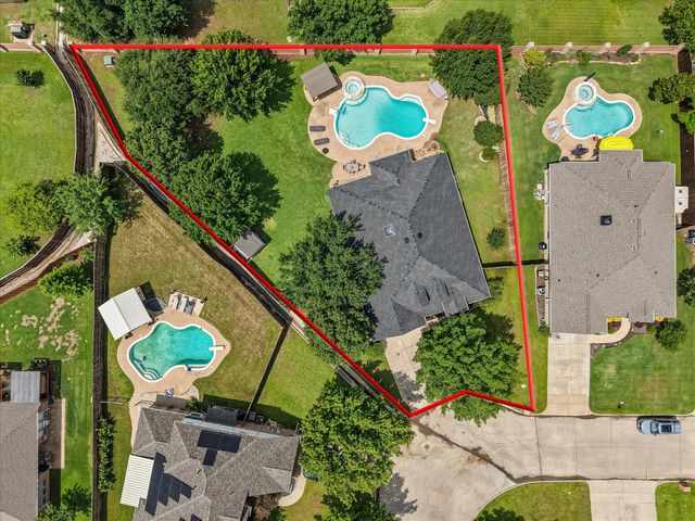 8 Losana Court, Mansfield, TX 76063