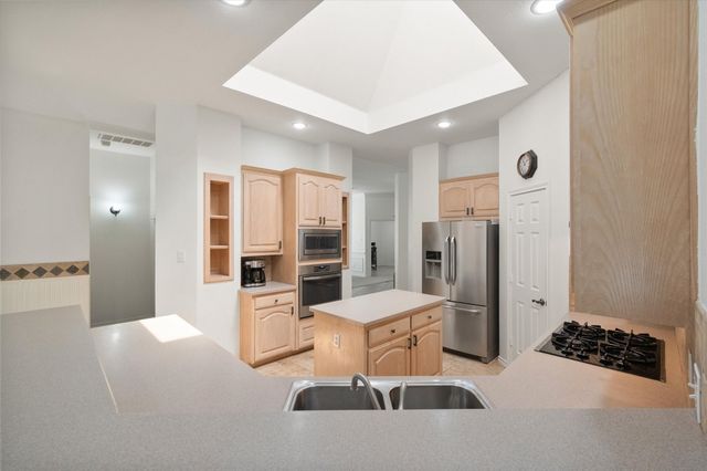 8 Losana Court, Mansfield, TX 76063